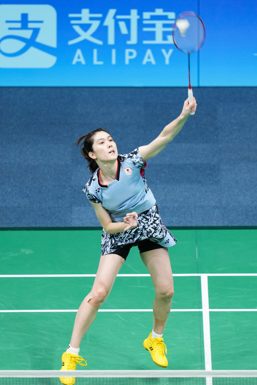 在此背景下 在此背景下